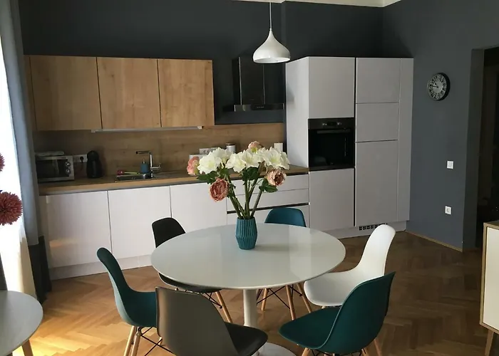 Dragon Bridge Beauty アパート